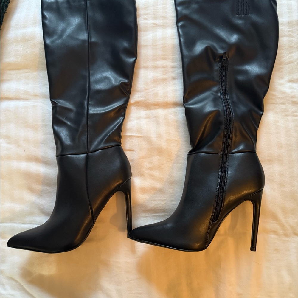 Miss Lola Chic Black Heeled Boots